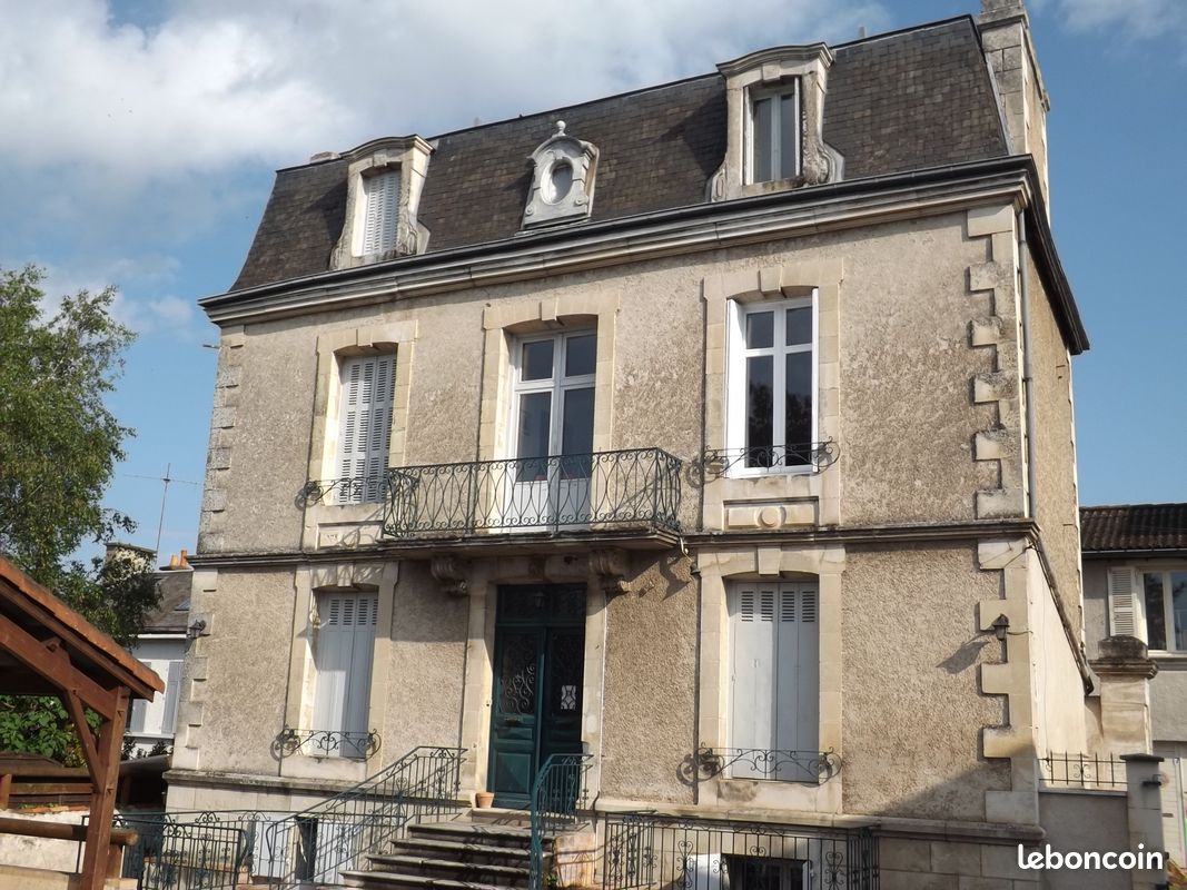 Studio sur Poitiers avec parking - Poitiers 86000 (image principale 0)
