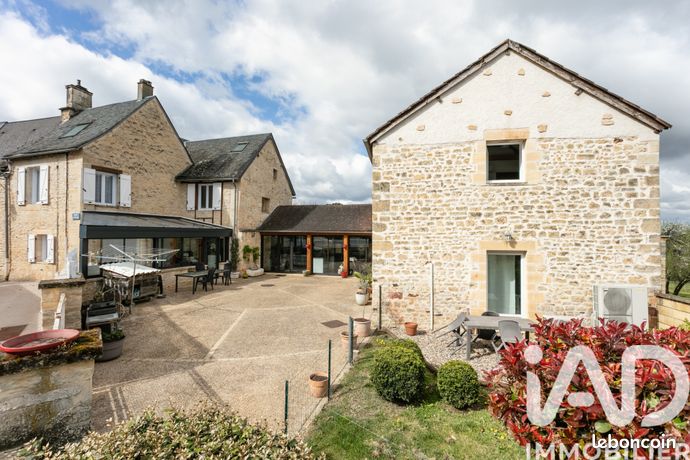 Propriété 9 pièces 279 m²