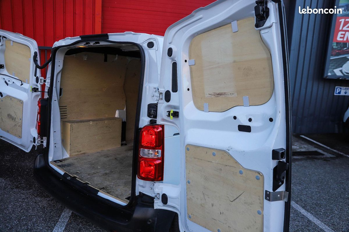 CITROEN JUMPY M 2.0 BlueHDi 180 EAT8 III FOURGON Driver CAMERA GPS (image 36)