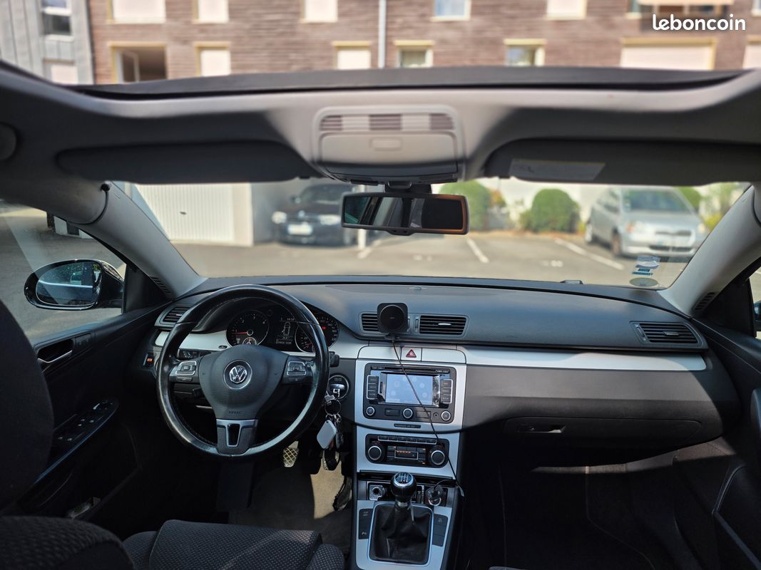 VOLKSWAGEN PASSAT SW – 2.0 TDI 140ch BVM6 Finition EMBASSY II (image 8)