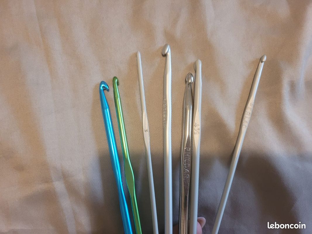 Divers crochets Métalliques (image 1)
