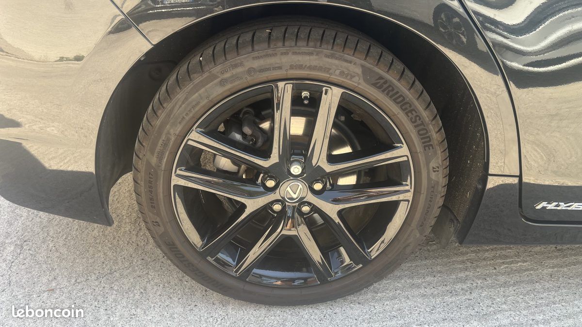LEXUS CT200H RARE SPORT EDITION suivi Lexus Complet 1,8 L 136 CV 2020 (image 26)