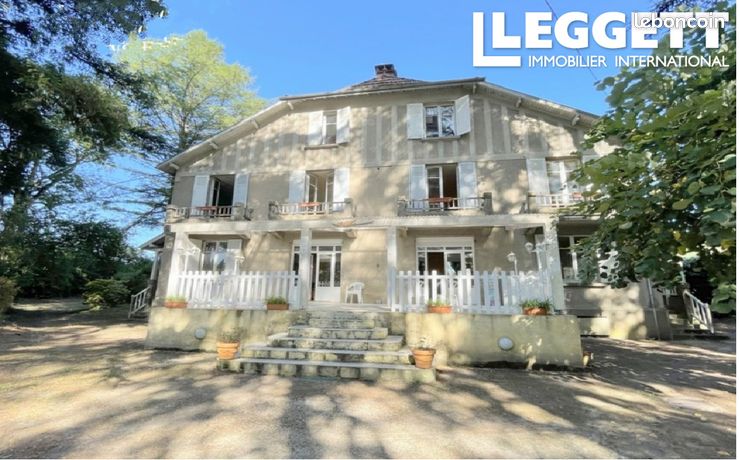https://img.leboncoin.fr/api/v1/lbcpb1/images/d2/c5/f8/d2c5f87887401700647e1b51fecf41fd995a652f.jpg?rule=ad-image