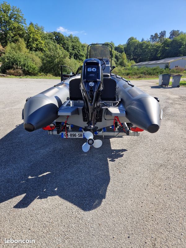 Semi-rigide - Nautisme