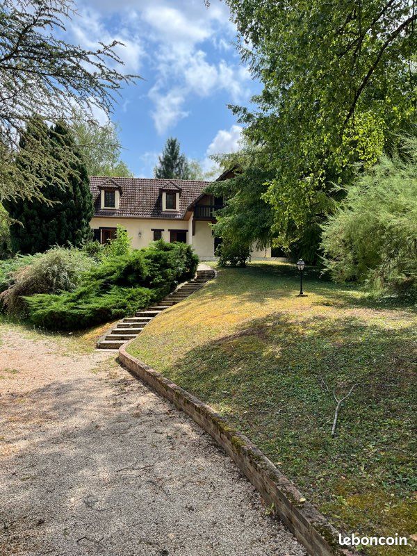 Maison 6 pièces 200 m² · à Villery · 200 m² · 287 000 €