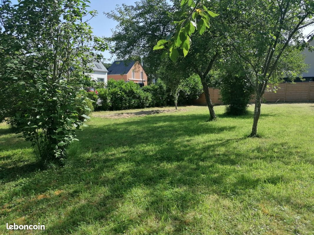 Rare : joli terrain à construire entre ville et nature · à Coulaines · 98 000 €
