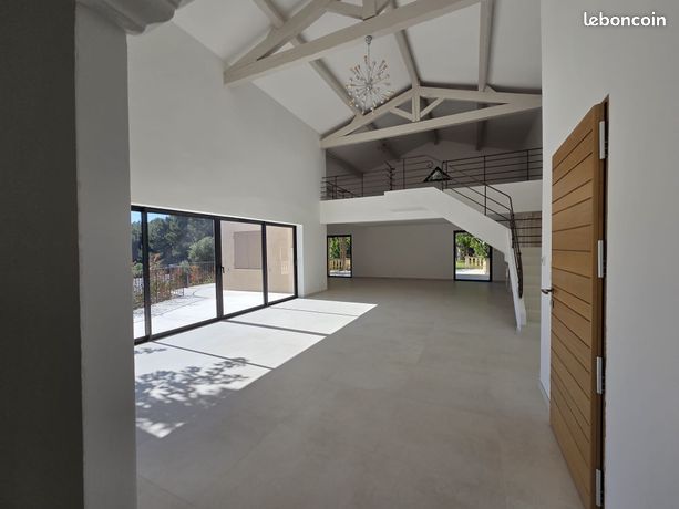 Villa totalement refaite à neuf