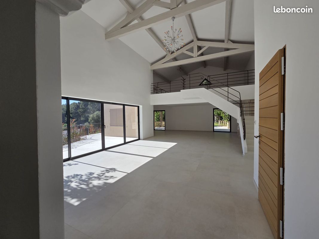 Maison 8 pièces 257 m² · à Évenos · 257 m² · 1 260 000 €
