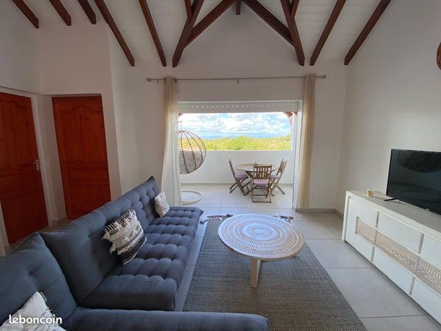 Appartement 3 pièces 60 m² · à Petit-Canal · 60 m² · 1 005 €