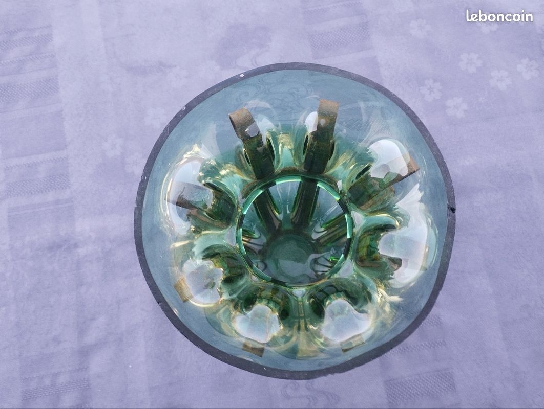 Ancien Vase Art Déco En Verre Soufflé Sur Un Support Fer For