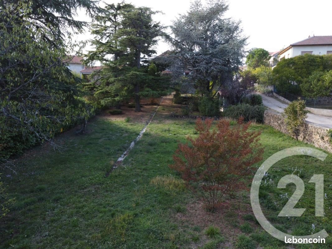 Terrain 600 m² · à Annonay · 78 000 €