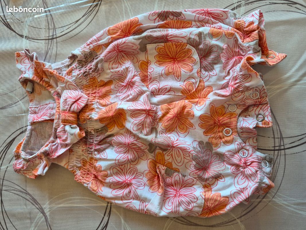 Vêtements bébé fille 1mois en lot (image 12)