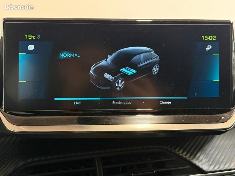 Peugeot 208 e-208 136ch GT (image 16)