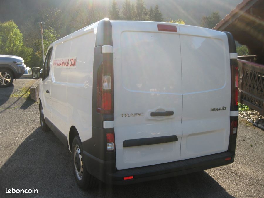 Renault trafic fourgon l1h1 3000 kg blue dci 130 ch confort blanc banquise (image 3)