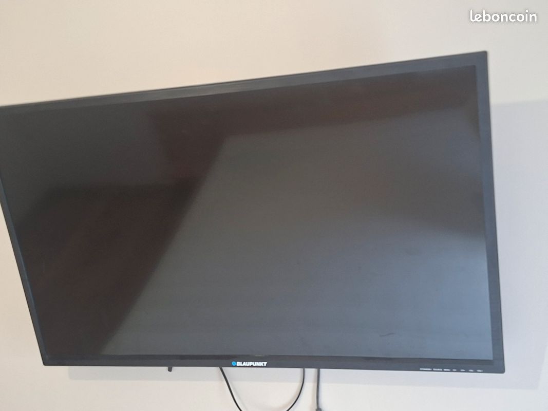Télé 40" environ 92cm + support murale (image 2)