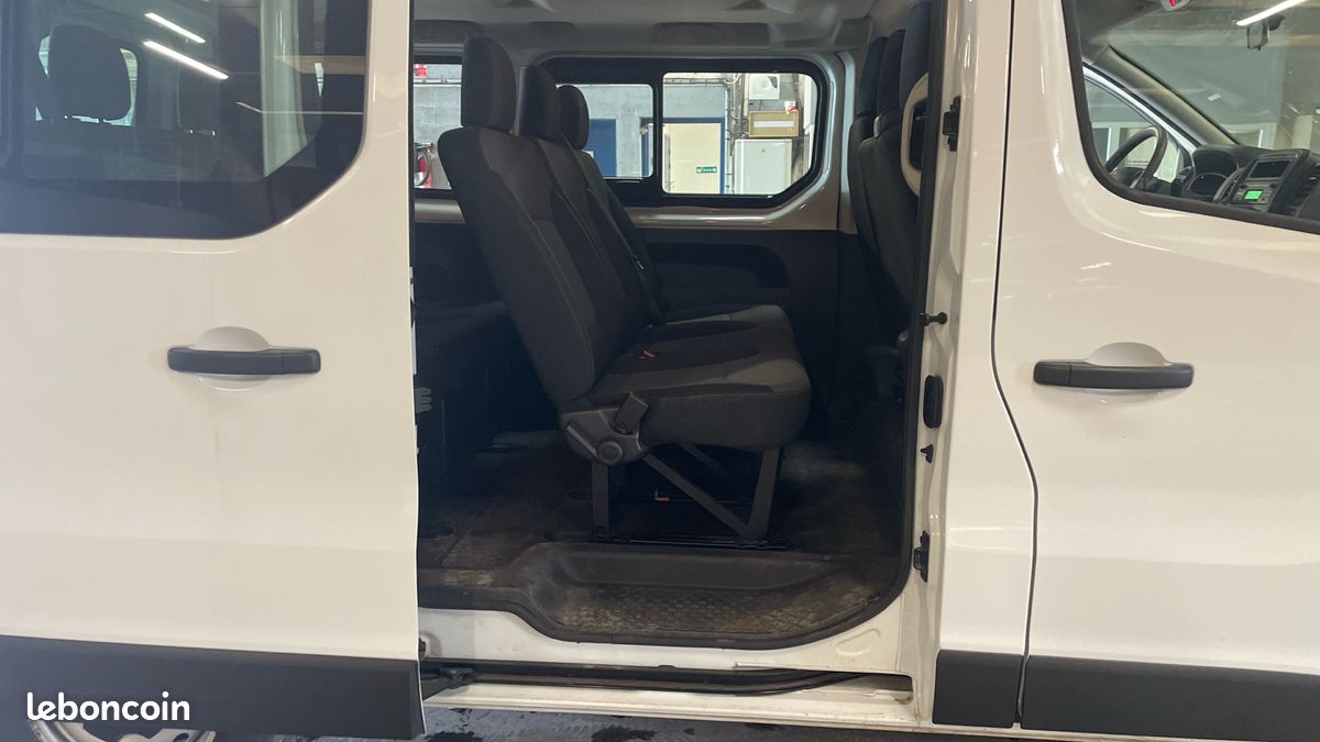 đ RENAULT TRAFIC COMBI 9 PLACES 2.0 DCI 145ch TVA RĂCUPĂRABLE 2019 (image 6)