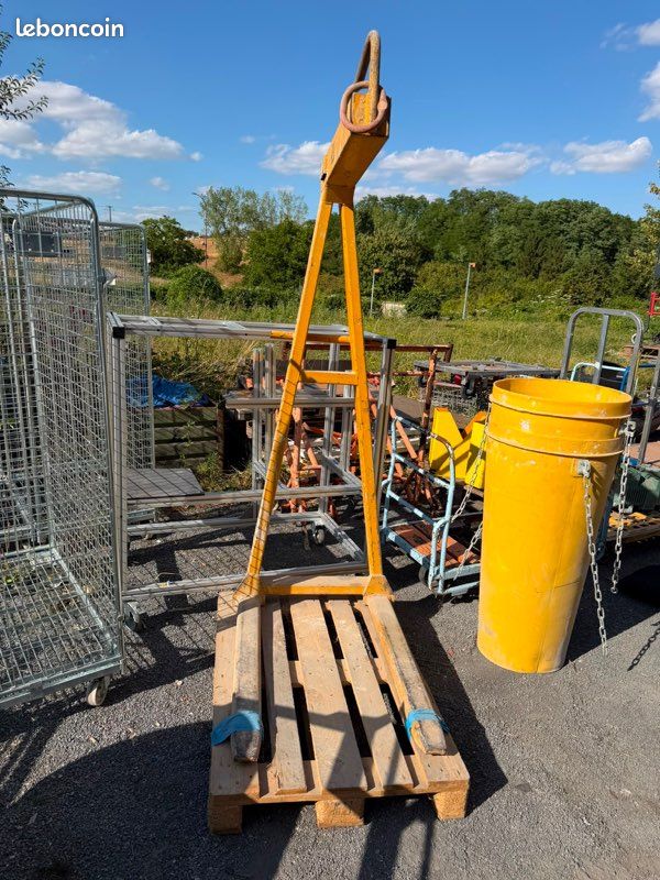 Lève-palettes / Palonnier de levage à fourches pour grue 1,5 T (image 1)