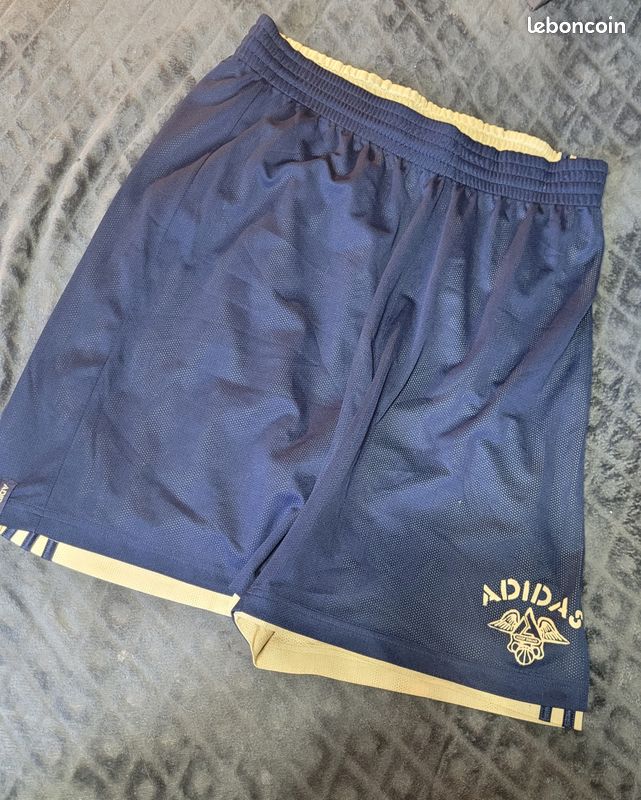 Short adidas sample vintage (image 1)