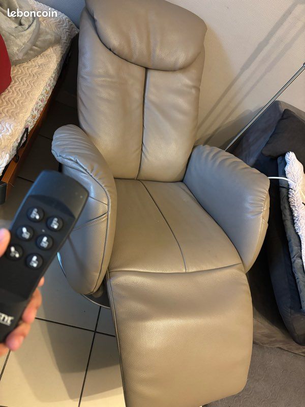 Fauteuil électrique (image 1)