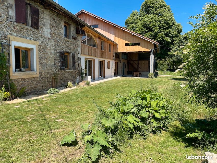 Maison 12 pièces 280 m² · à Chevrières · 280 m² · 580 000 €