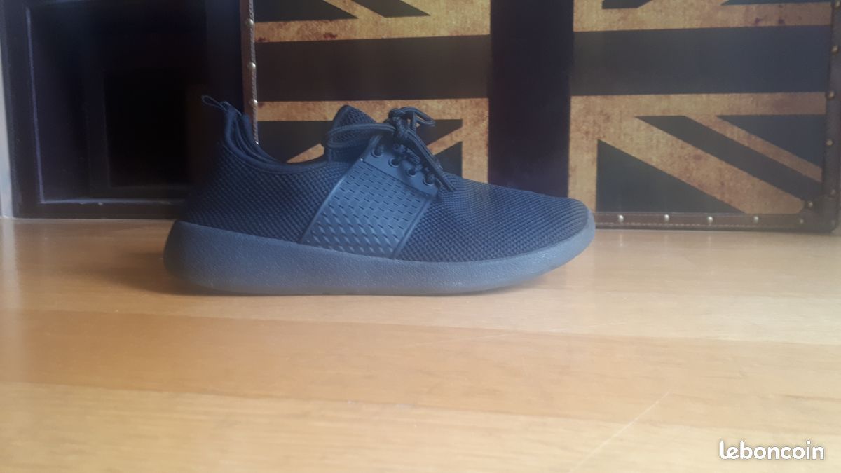 Chaussures noir pointure 36 (image 1)