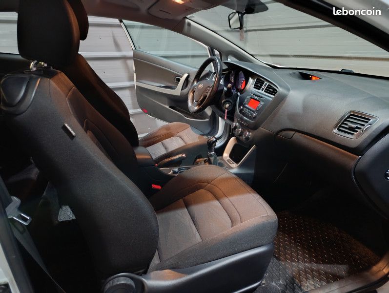 Kia PRO CEE'D 1.6 GDI 135CH (image 10)