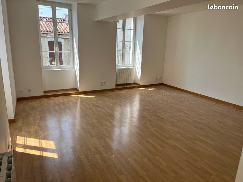 Appartement 3 pièces 70 m² · à Matha · 70 m² · 500 €