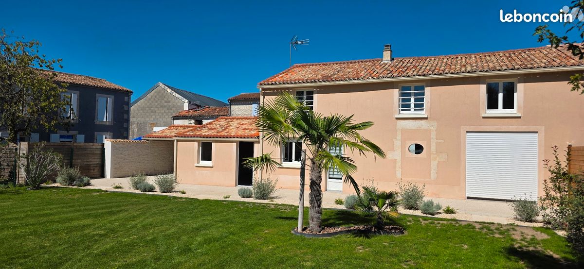 Maison 5 pièces 106 m² · à Courçon · 106 m² · 1 080 €/mois