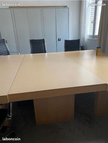 Table en bois (image 1)