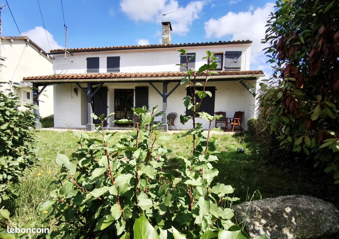 Maison 6 pièces 120 m² · à Beugnon-Thireuil · 120 m² · 119 900 €