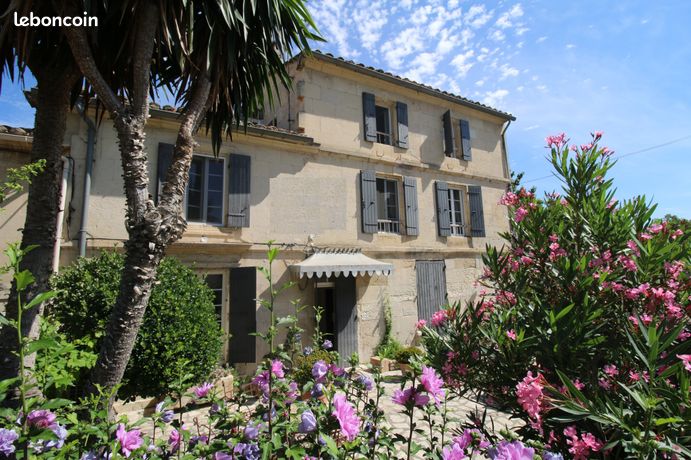 Maison 7 pièces 350 m²