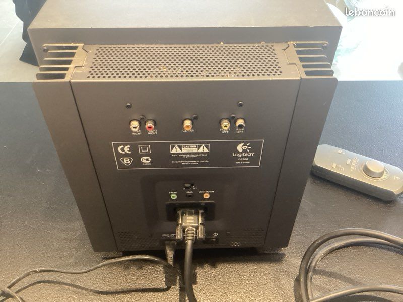 Caisson de basse Logitech THX Z 5300 pour ordinateur Photo