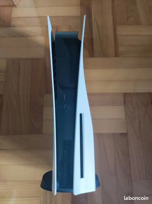 Sony PlayStation 5 (image 2)