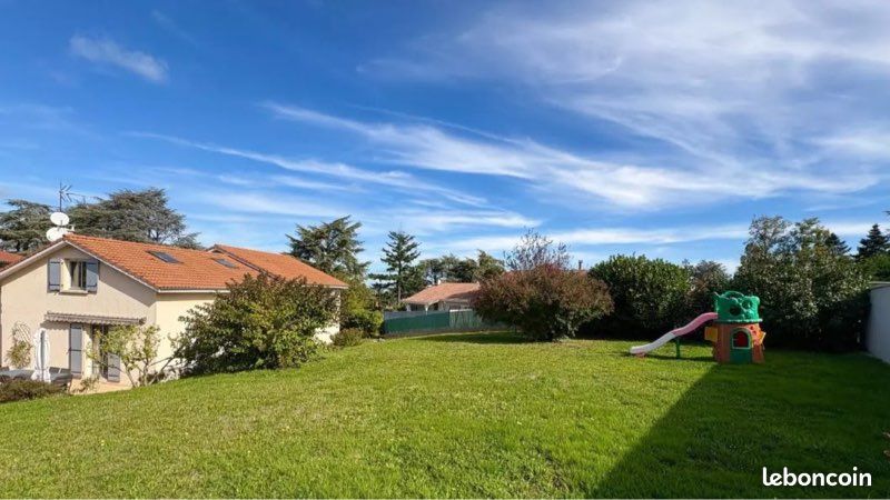 Maison 6 pièces 141 m² · à Lentilly · 141 m² · 550 000 €