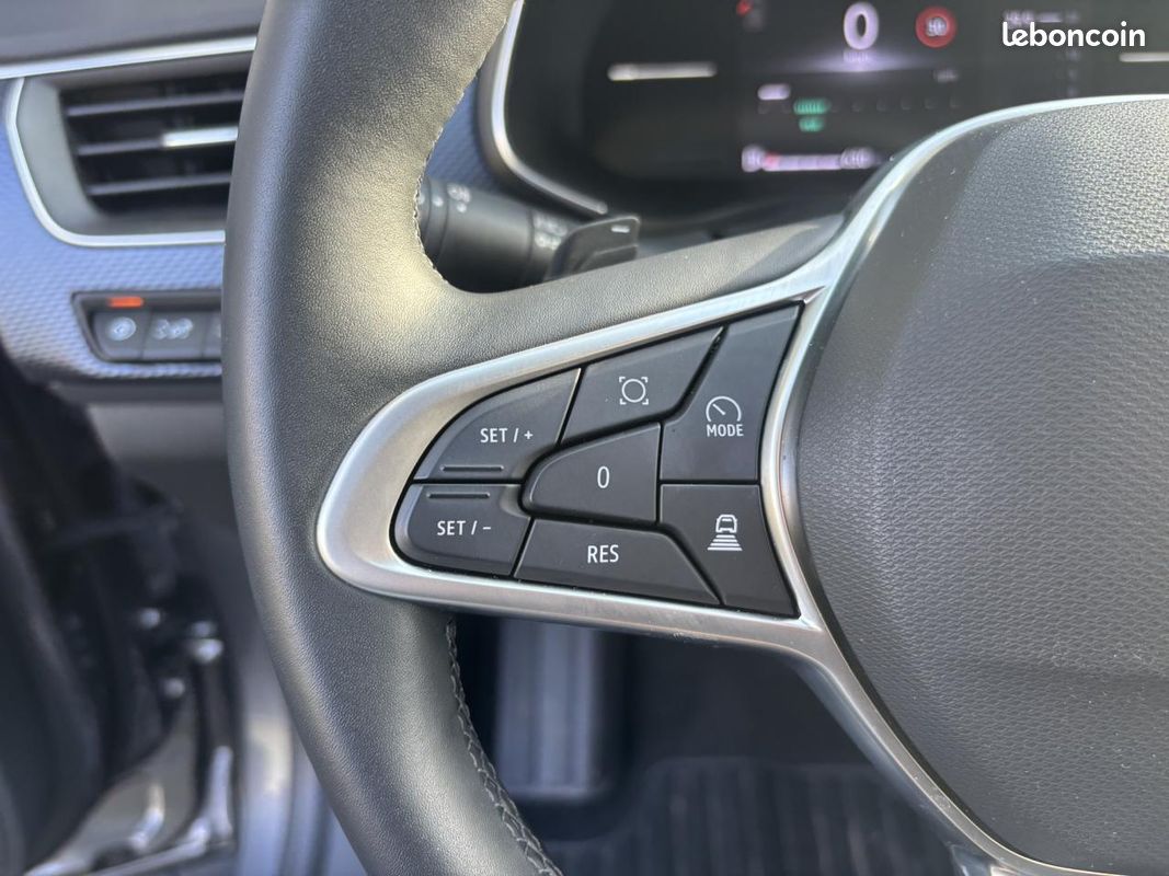 RENAULT ARKANA TCE 140 EDC MHEV Evolution avec Caméra, GPS et Régulateur adaptatif (image 6)