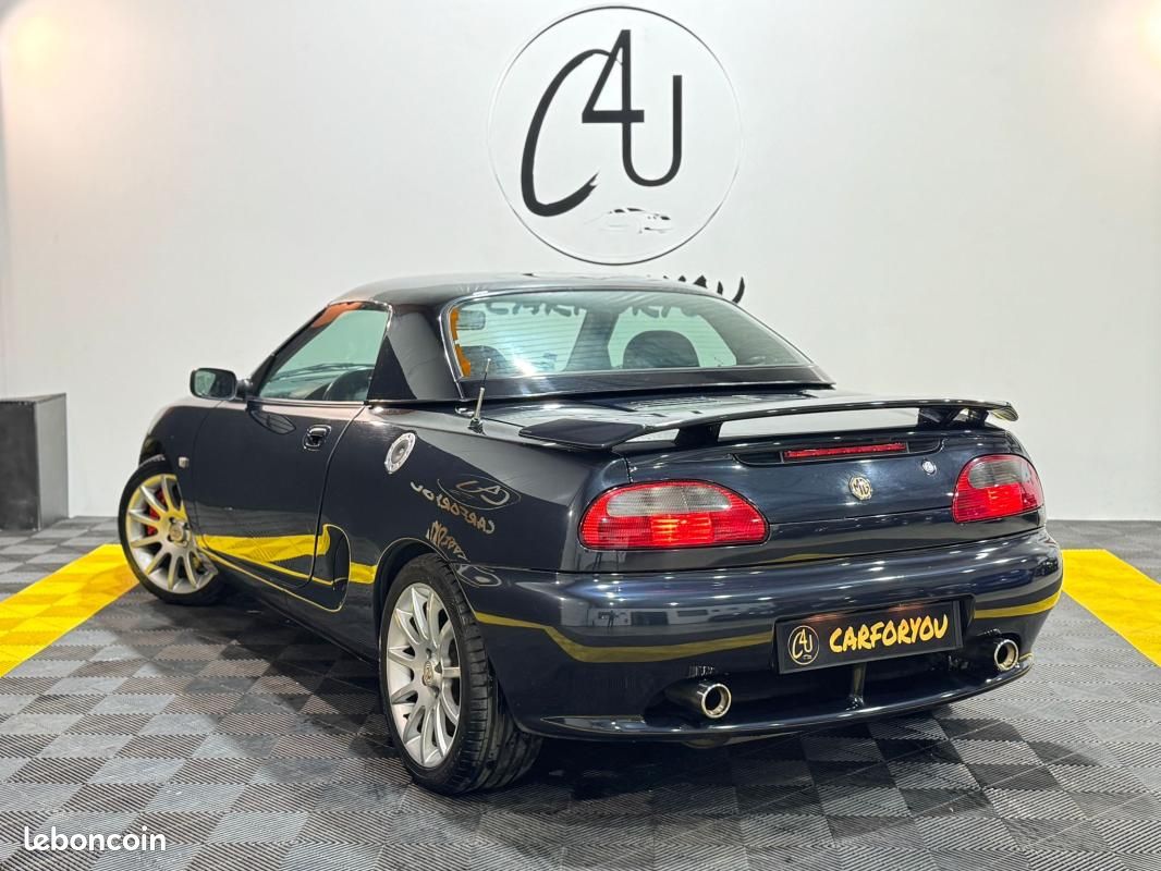 MGF 1.8 i VVC 160ch Trophy 1430 exemplaires Hardtop, Jantes alu, Etriers rouge (image 5)