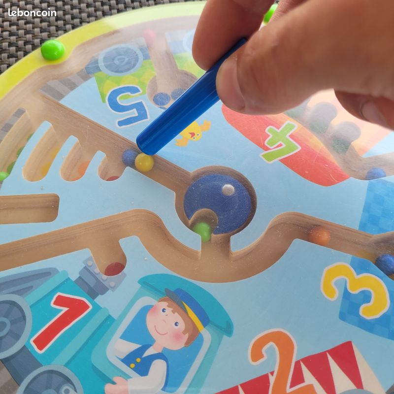 Jeu en bois Labyrinthe magnétique Le petit train de billes (image 3)