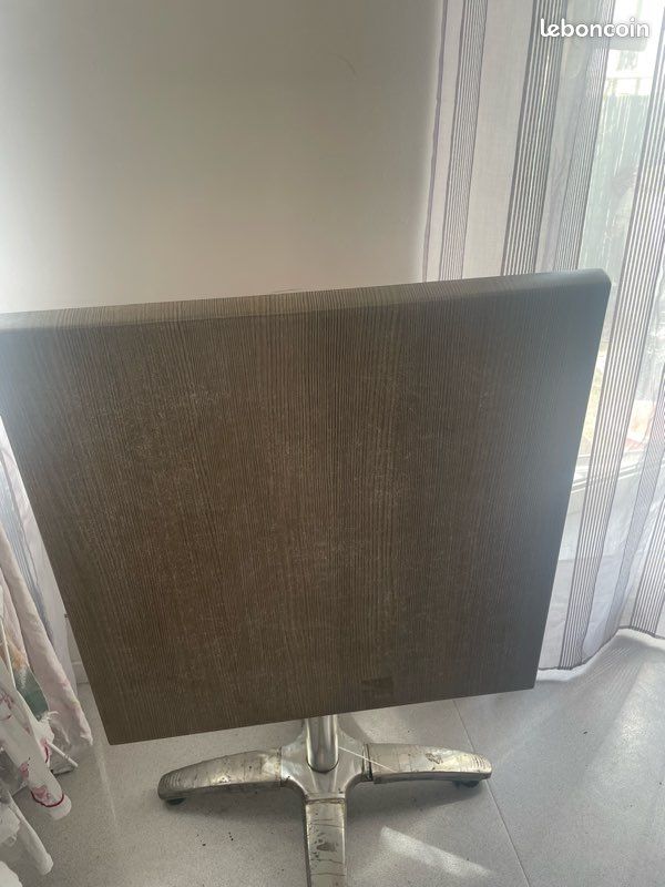 Table effet bois pliable (image 12)
