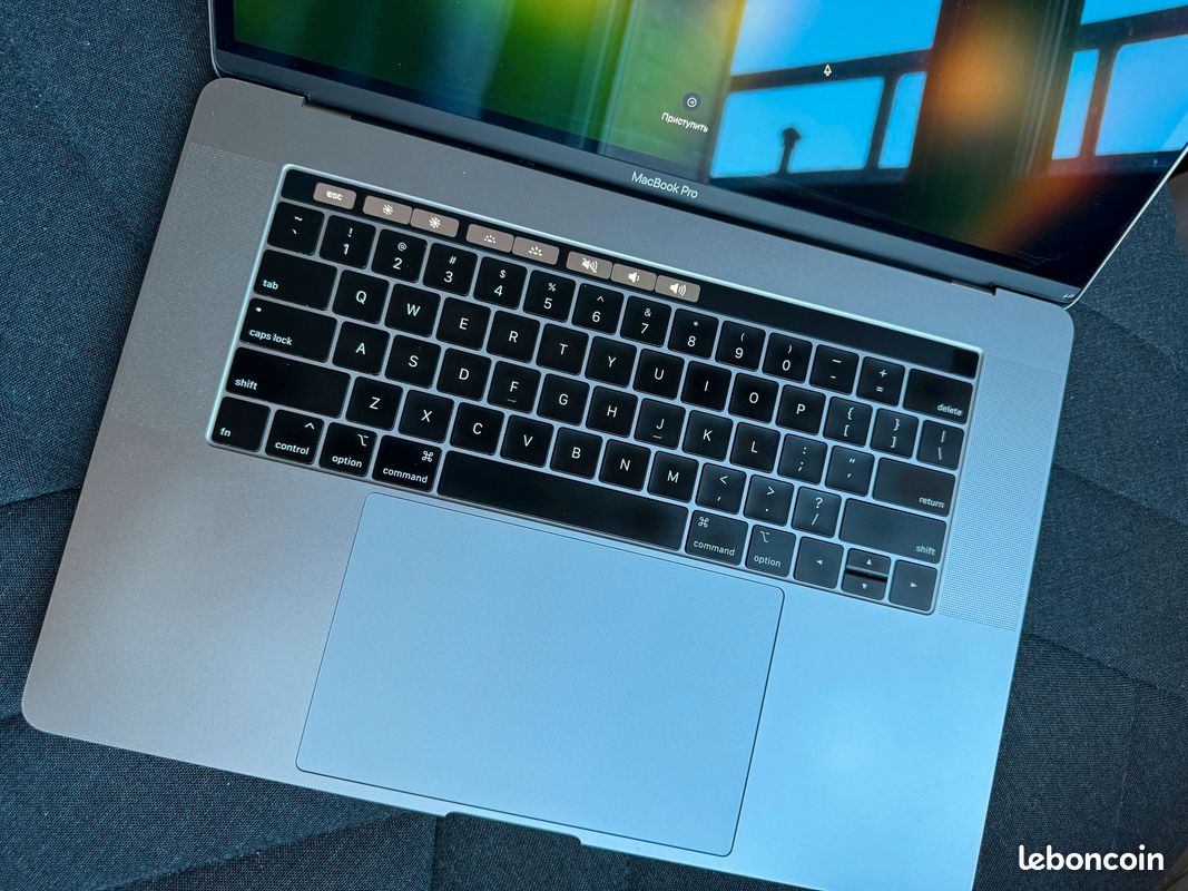 MacBook Pro 15" 2018 QWERTY – i7 6 cœurs – 32 Go RAM – Radeon Pro 555X – 500 Go SSD (image 5)
