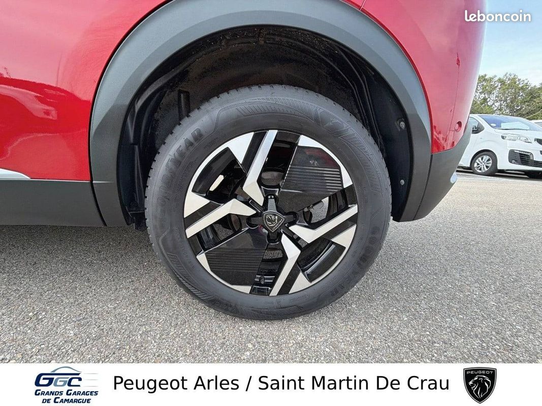 PEUGEOT 2008 Hybrid 145 e-DCS6 GT (image 11)