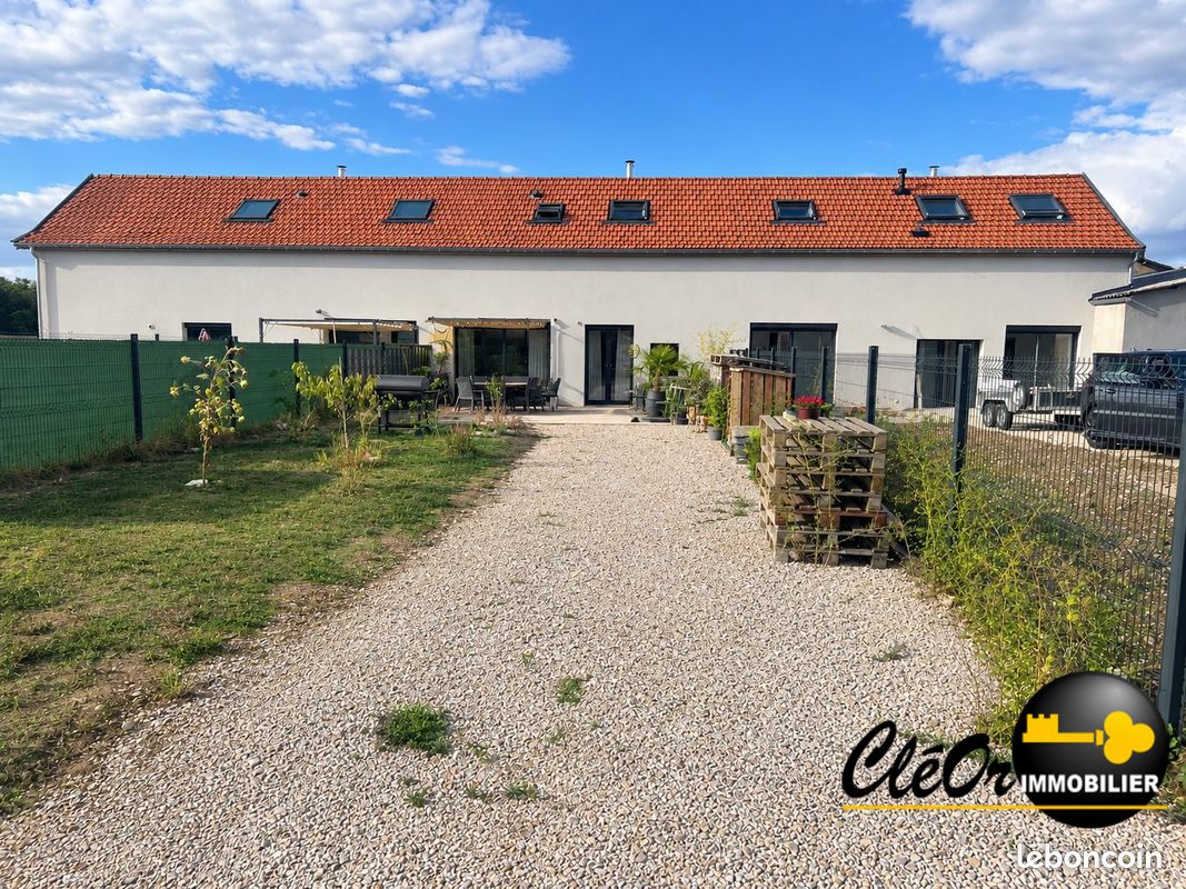Appartement 4 pièces 80 m² · à Pierre-de-Bresse · 80 m² · 780 €/mois