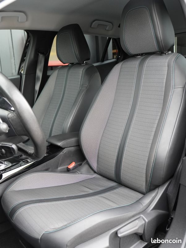 2008 Allure HDI 130CH Boite Auto Garantie 6 ans Suivi complet Peugeot CarPlay Démarrage sans clé LED 17P 255/Mois (image 5)