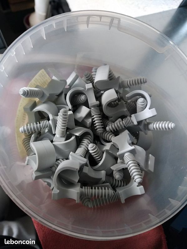 Attaches goulottes électriques (image 1)
