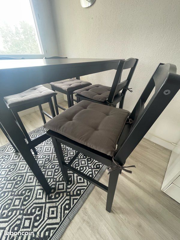Table bar IKEA + 4 chaises + coussins – Quasi neuf – URGENT déménagement (image 4)