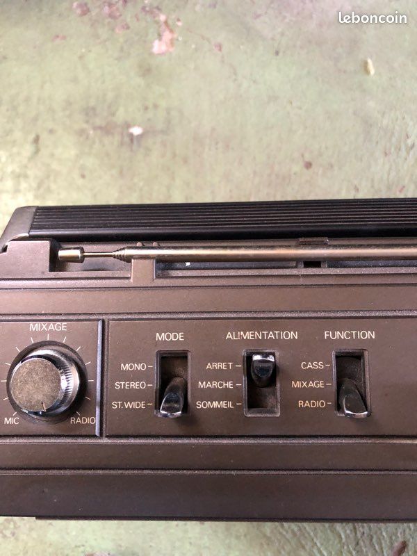 Autoradio K7 cassette - Gelhard - GXR 264 DR - Fonctionne - Vendu