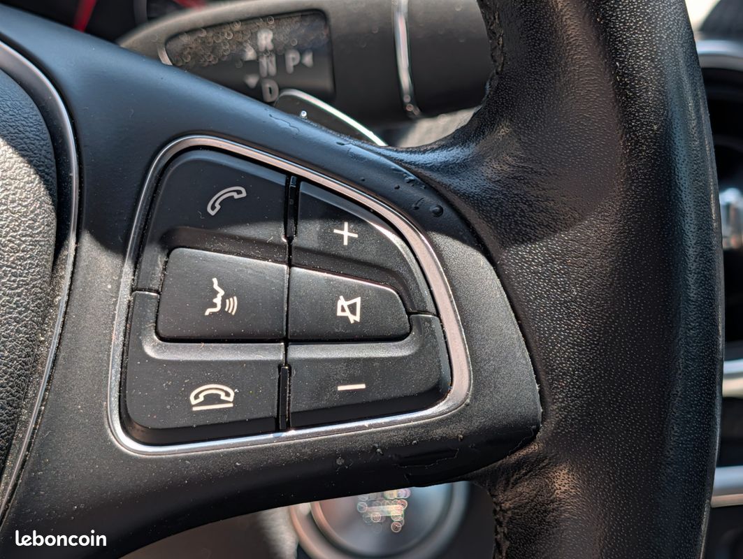 MERCEDES-BENZ CLASSE GLA 1.6 180 7-G DCT INSPIRATION 120CH - RADAR AV/Ar (image 25)