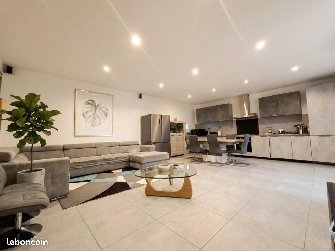Maison 6 pièces 193 m² · à Nîmes · 193 m² · 329 000 €