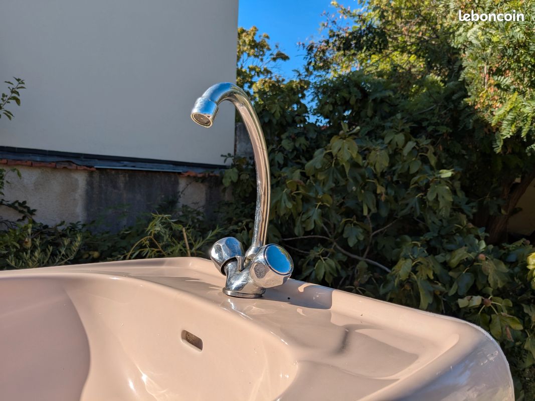 Lavabo beige sur pied indépendant avec robinet 45 euros (image 3)