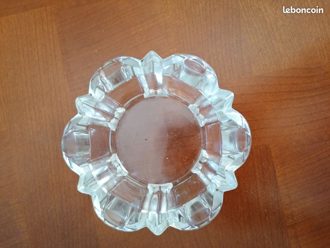 Cendrier en verre (image 1)