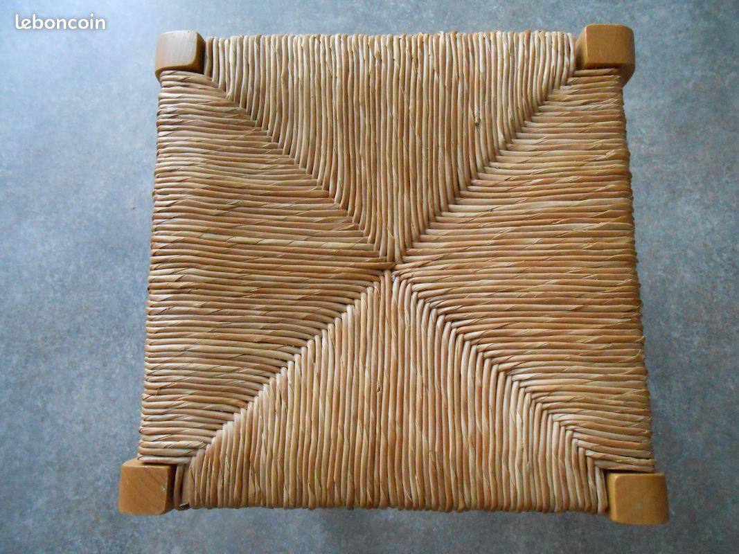 Tabouret en paille (image 3)